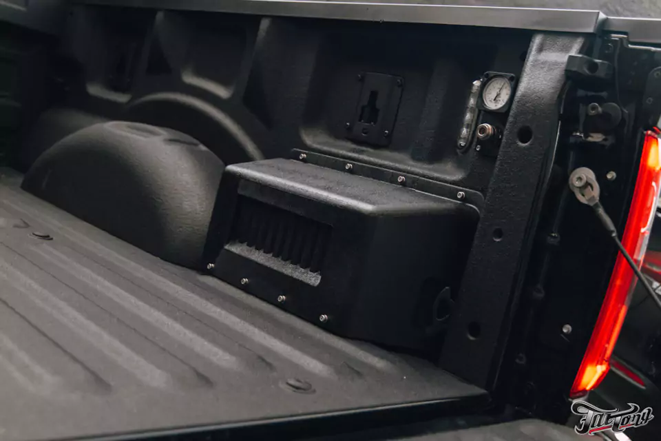 Установили пневмосистему с сигналом Тифон Т-37 на Ford F-150 Lobo. Инженерный отдел с 3d-моделированием в деле!
